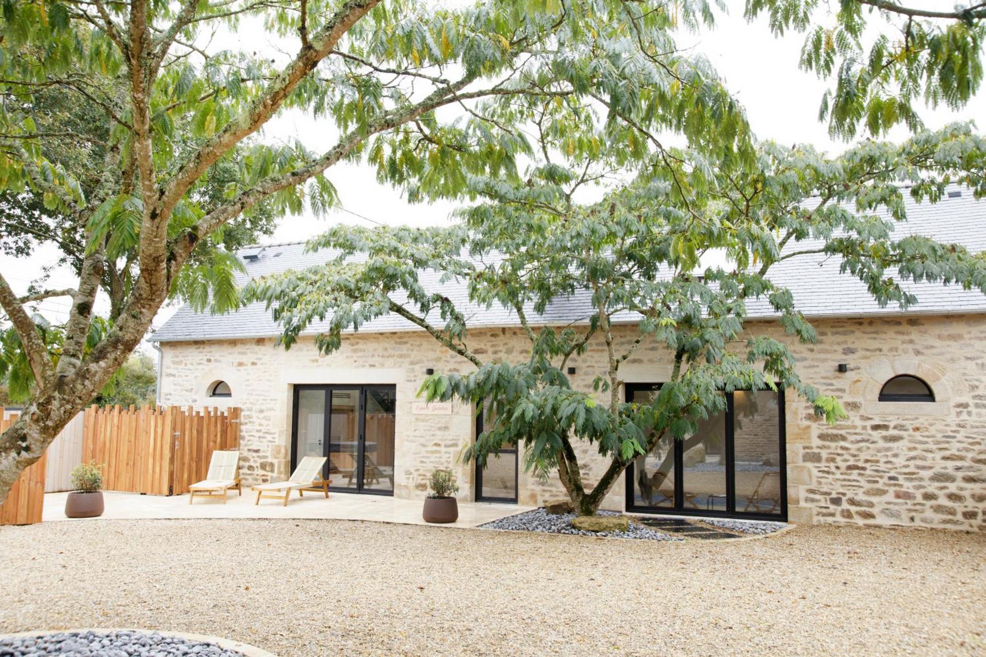 Le Domaine De Soani - Piscine Interieure, Jacuzzis & Sauna Adult Only Saint-Evarzec ภายนอก รูปภาพ