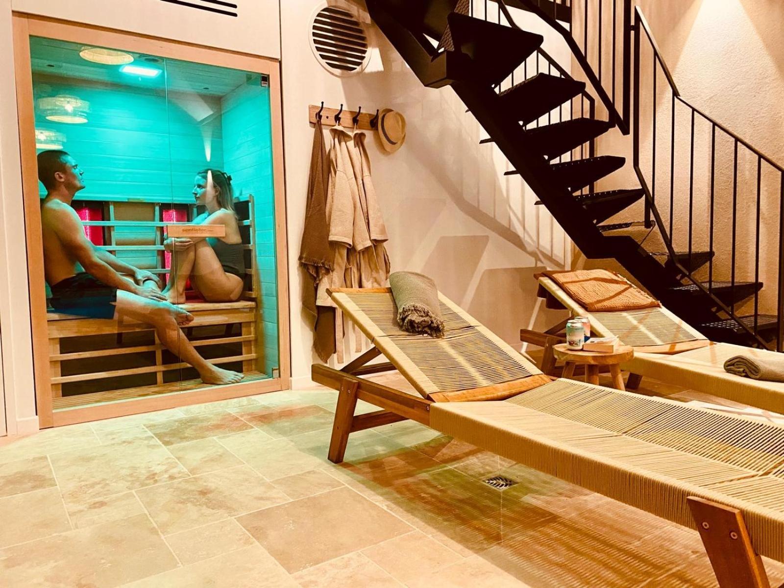 Le Domaine De Soani - Piscine Interieure, Jacuzzis & Sauna Adult Only Saint-Evarzec ภายนอก รูปภาพ