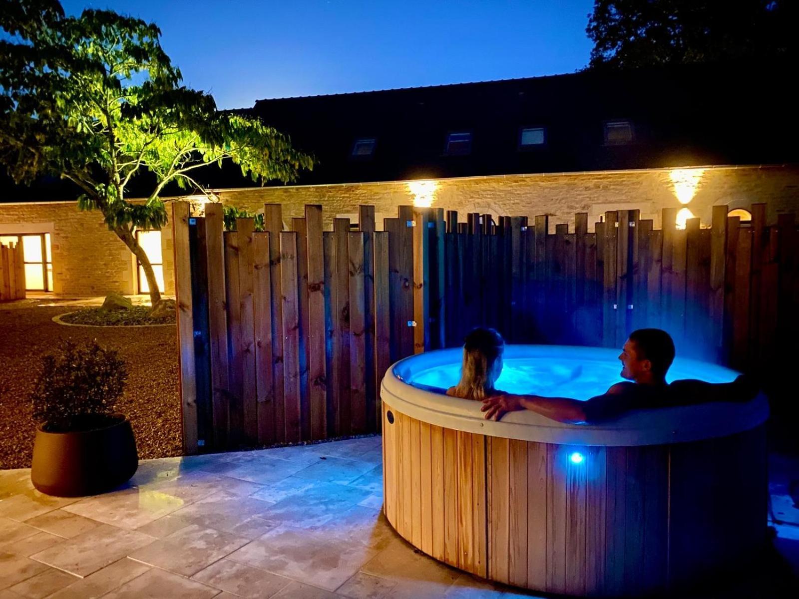 Le Domaine De Soani - Piscine Interieure, Jacuzzis & Sauna Adult Only Saint-Evarzec ภายนอก รูปภาพ