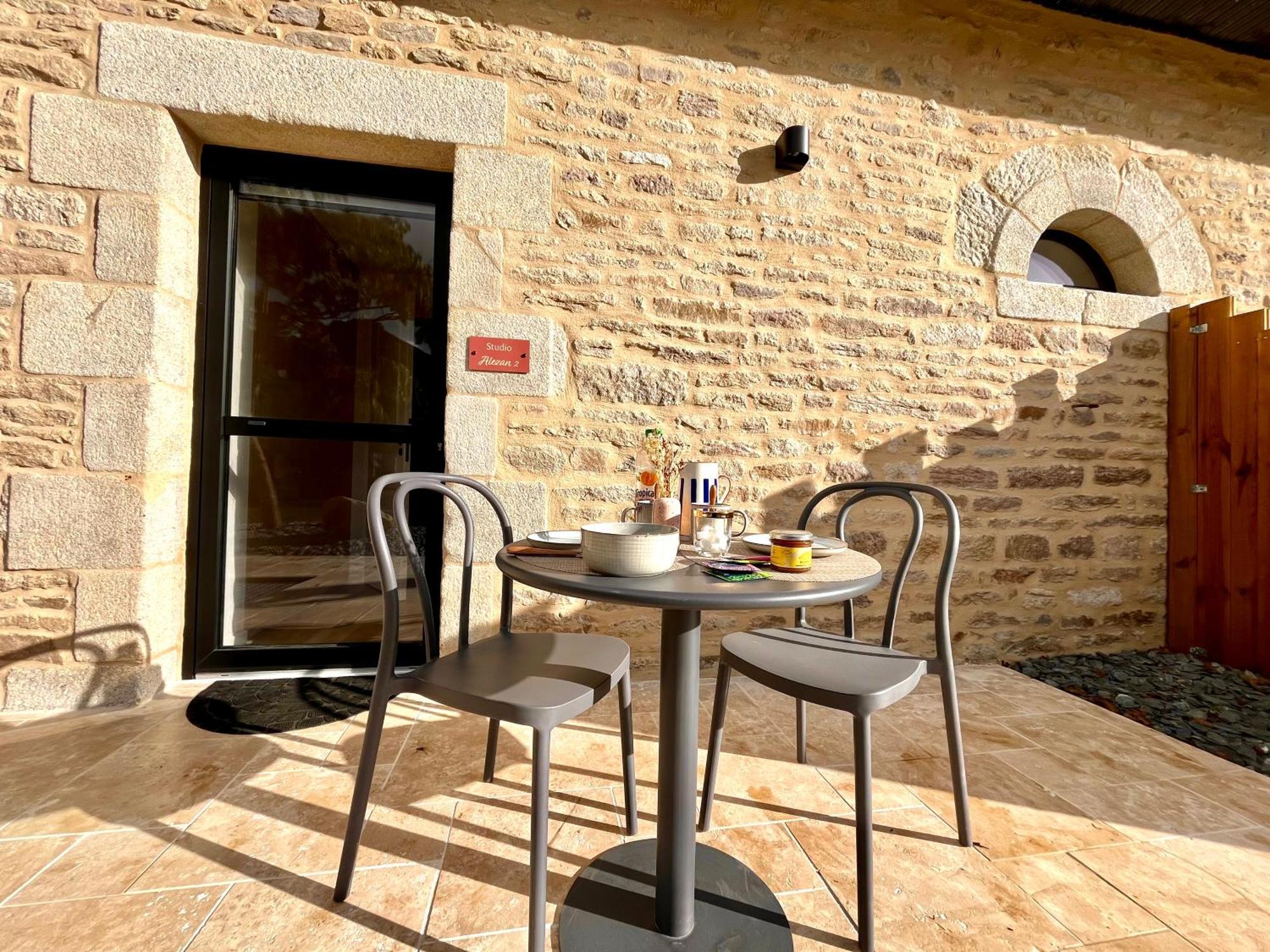Le Domaine De Soani - Piscine Interieure, Jacuzzis & Sauna Adult Only Saint-Evarzec ภายนอก รูปภาพ
